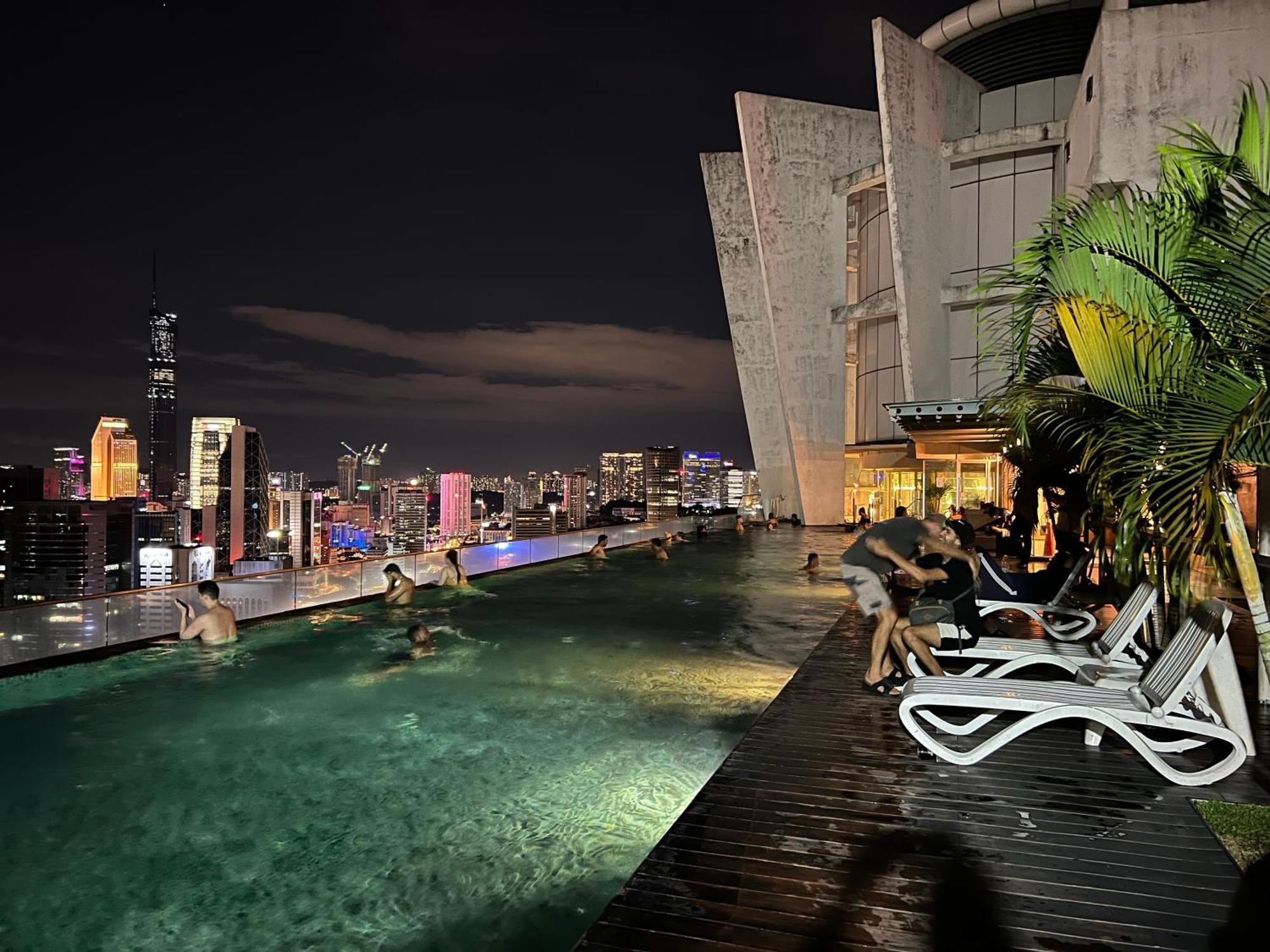 Regalia Spritz Empire Hostel Kuala Lumpur Zewnętrze zdjęcie