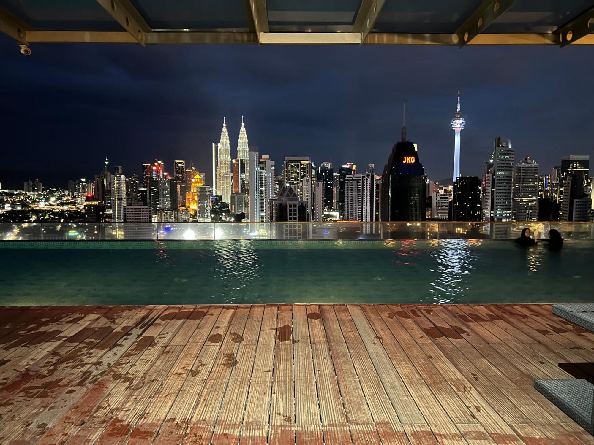 Regalia Spritz Empire Hostel Kuala Lumpur Zewnętrze zdjęcie