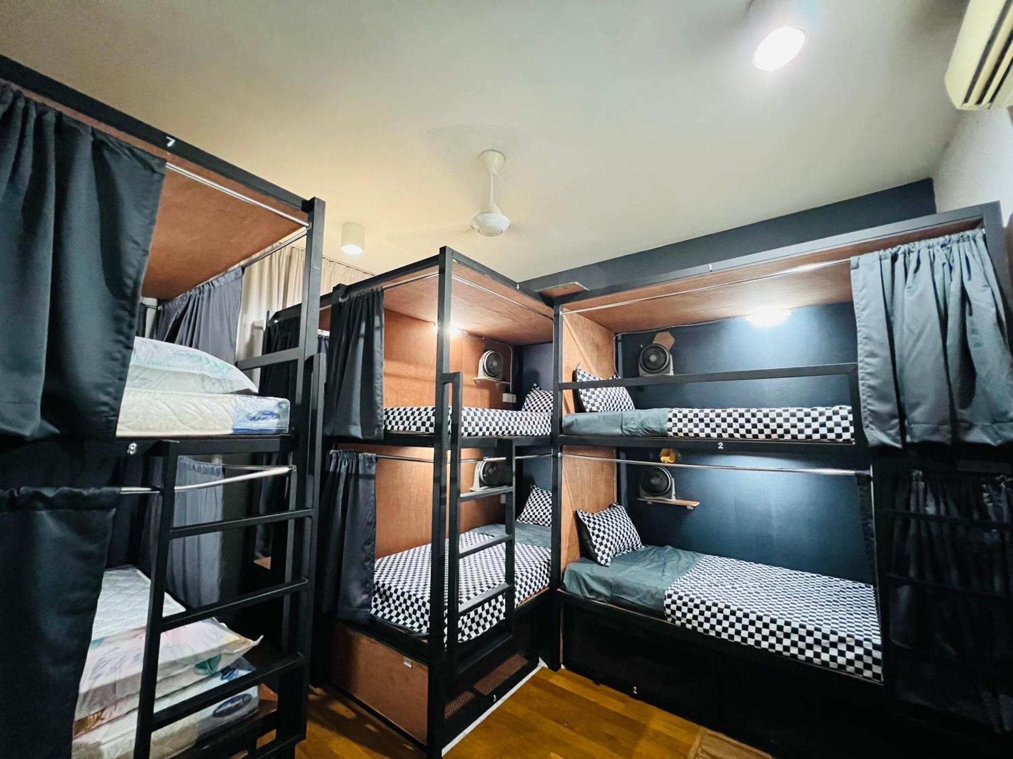 Regalia Spritz Empire Hostel Kuala Lumpur Zewnętrze zdjęcie