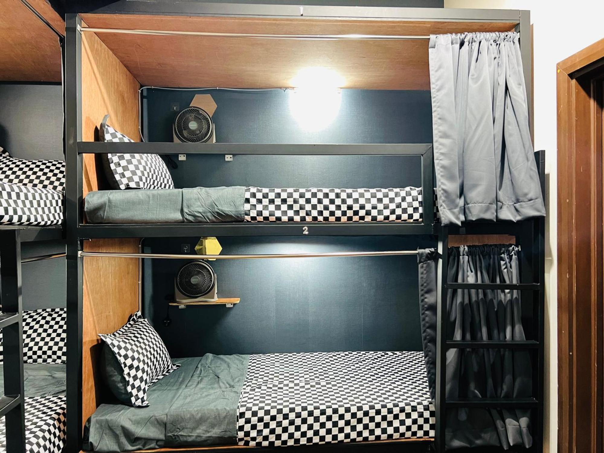 Regalia Spritz Empire Hostel Kuala Lumpur Zewnętrze zdjęcie
