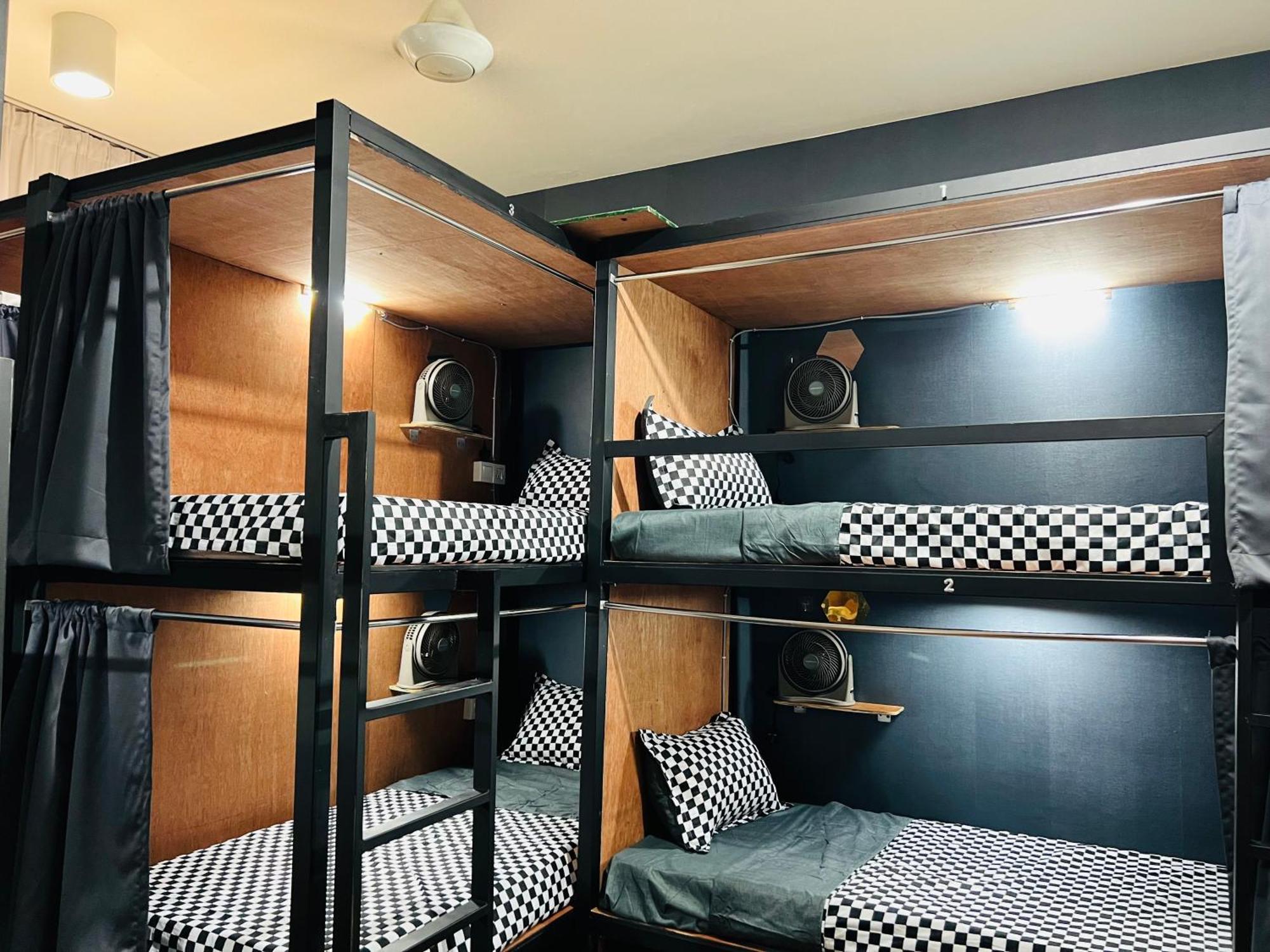 Regalia Spritz Empire Hostel Kuala Lumpur Zewnętrze zdjęcie