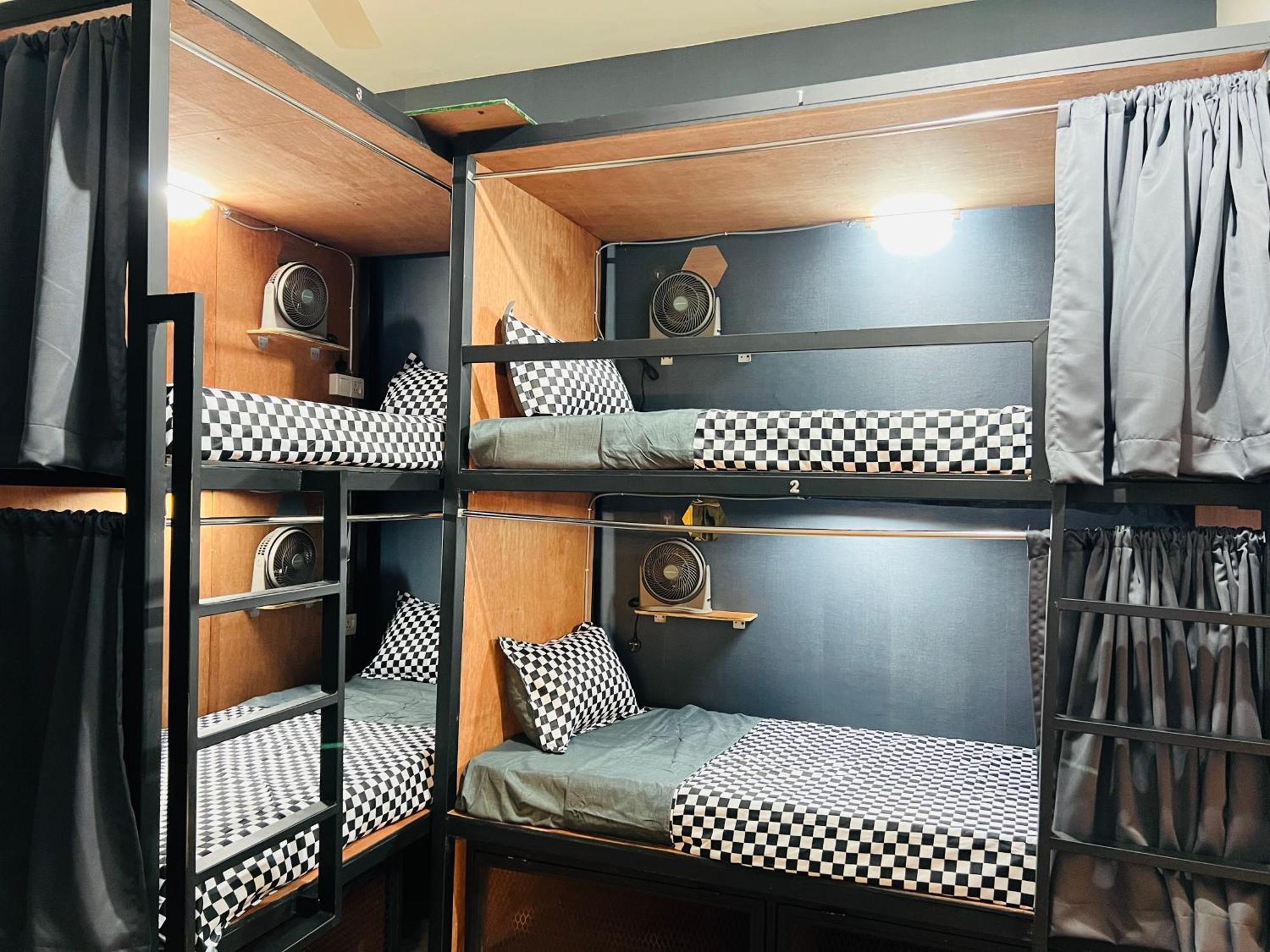 Regalia Spritz Empire Hostel Kuala Lumpur Zewnętrze zdjęcie
