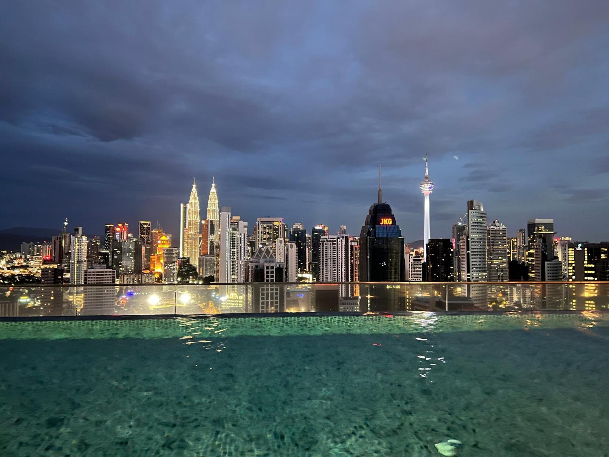 Regalia Spritz Empire Hostel Kuala Lumpur Zewnętrze zdjęcie