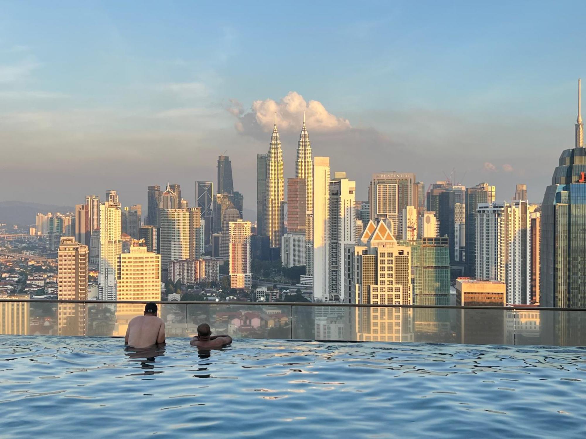 Regalia Spritz Empire Hostel Kuala Lumpur Zewnętrze zdjęcie